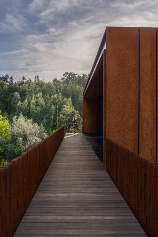 悬浮之境 | 葡萄牙 MMV Arquitectos 乡村餐馆设计