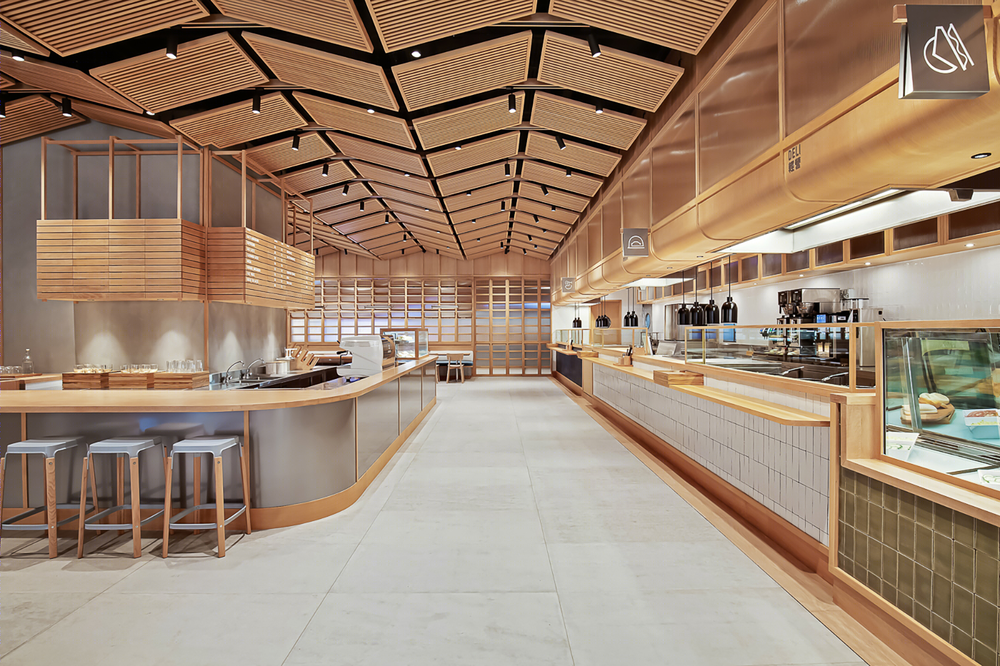 香港蓝巴勒海峡的宁静港湾——Rambler 餐饮空间