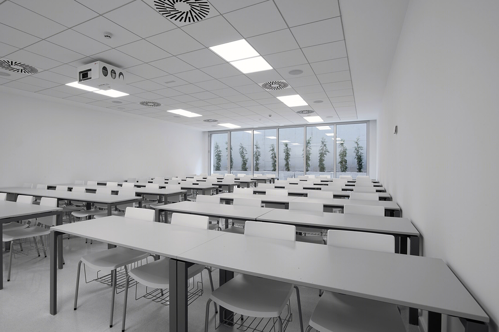 西班牙奥苏纳大学教学楼 | 被动式节能设计