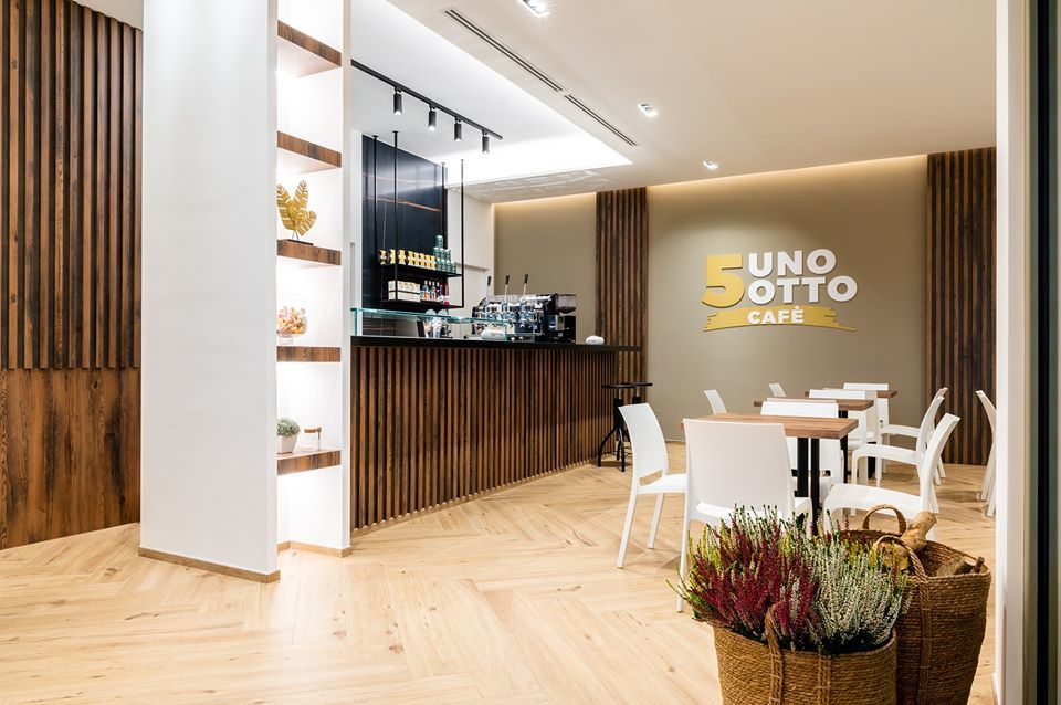 意式咖啡店“5 uno otto cafè” 计亮点 | 现代与传统交融，打造精致商业空间