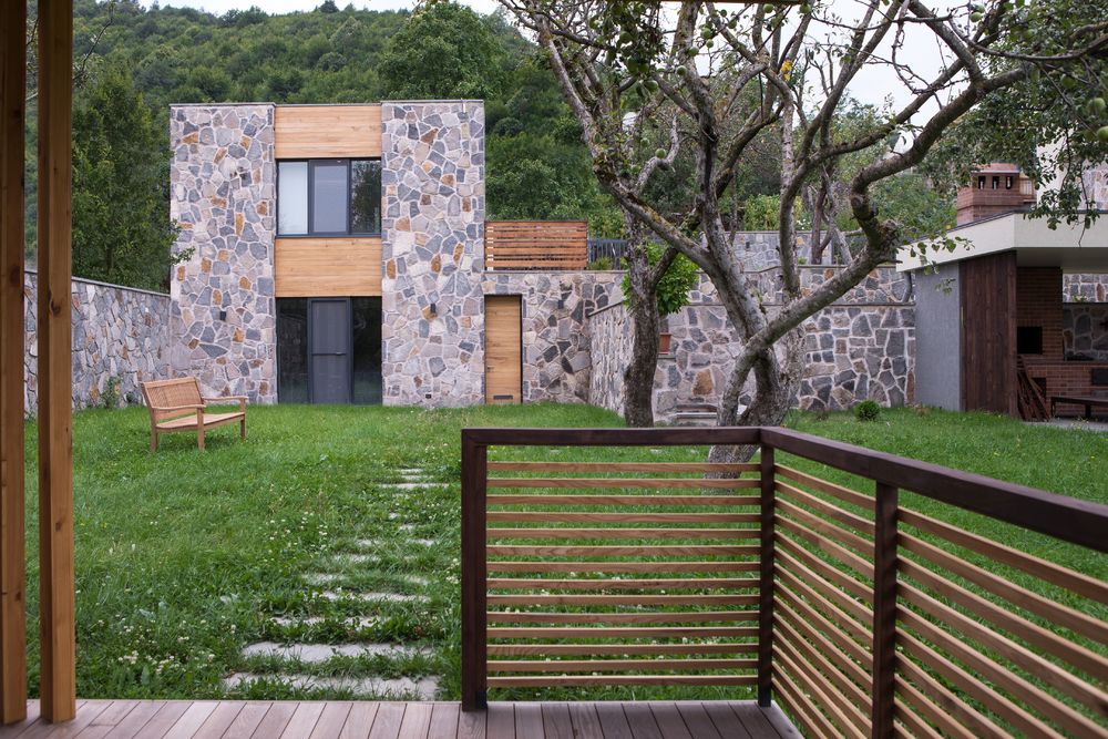 Rafael Agafonov丨别墅建筑丨Summer house in Dilijan
