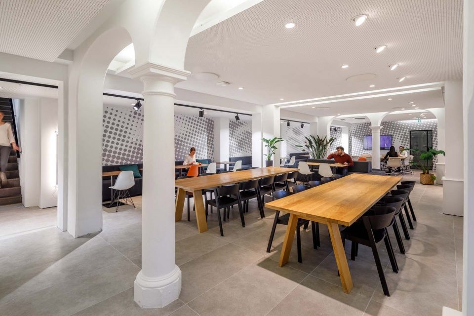阿姆斯特丹 Droogbak 大楼翻新，历史建筑焕发新活力