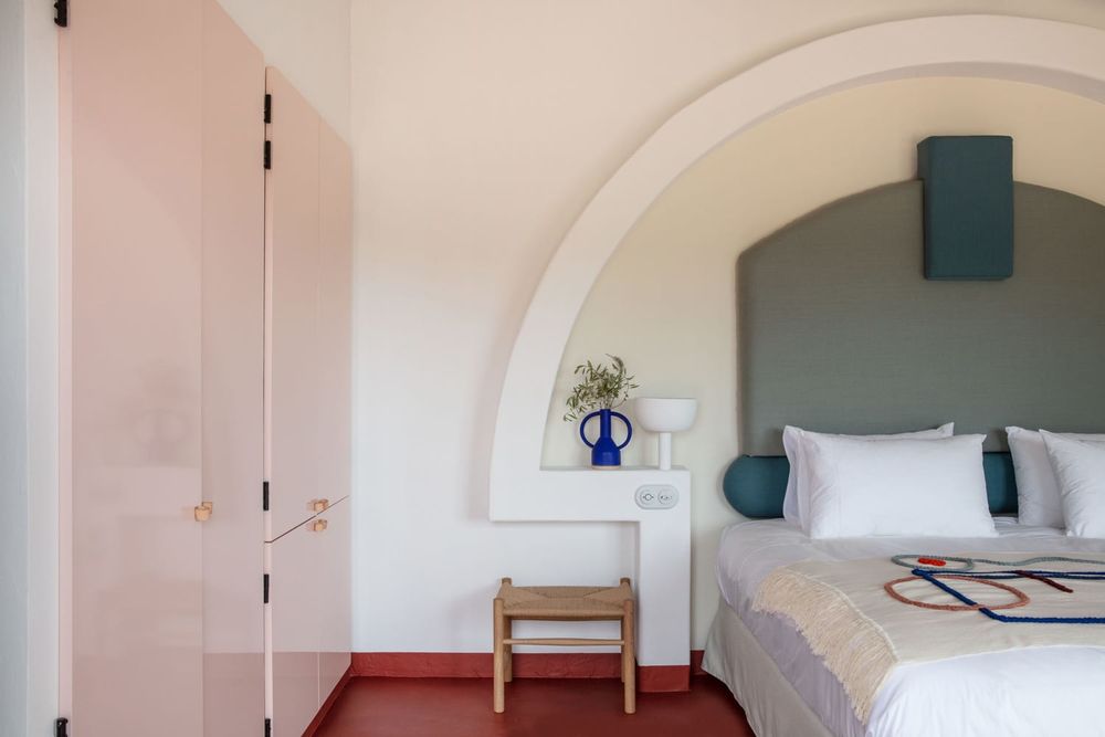 西班牙 Menorca Experimental 酒店 | Dorothee Meilichzon 的艺术家夏日隐居设计