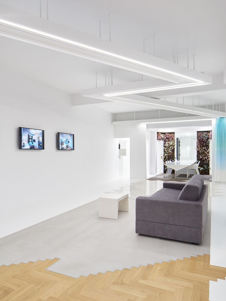 比利时布鲁塞尔 Charles'Home 总部及展示空间——绿色垂直花园与创新空间设计