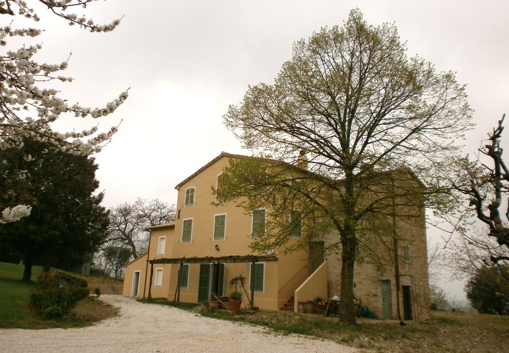 casale nelle Marche restauro con ampliamento in base a normativa antisismica, adeguamento sismico del preesistente, con risparmio energetico