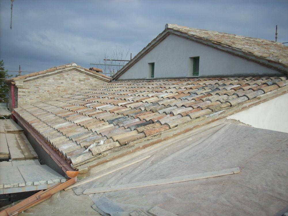 casale nelle Marche restauro con ampliamento in base a normativa antisismica, adeguamento sismico del preesistente, con risparmio energetico