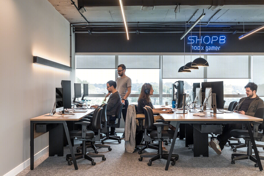 Solo Arquitetos 打造游戏电商 ShopB 的时尚总部