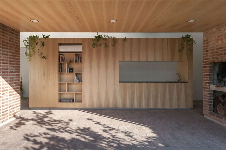 装饰性与功能性兼具 | 某知名设计师打造的独特天花板设计