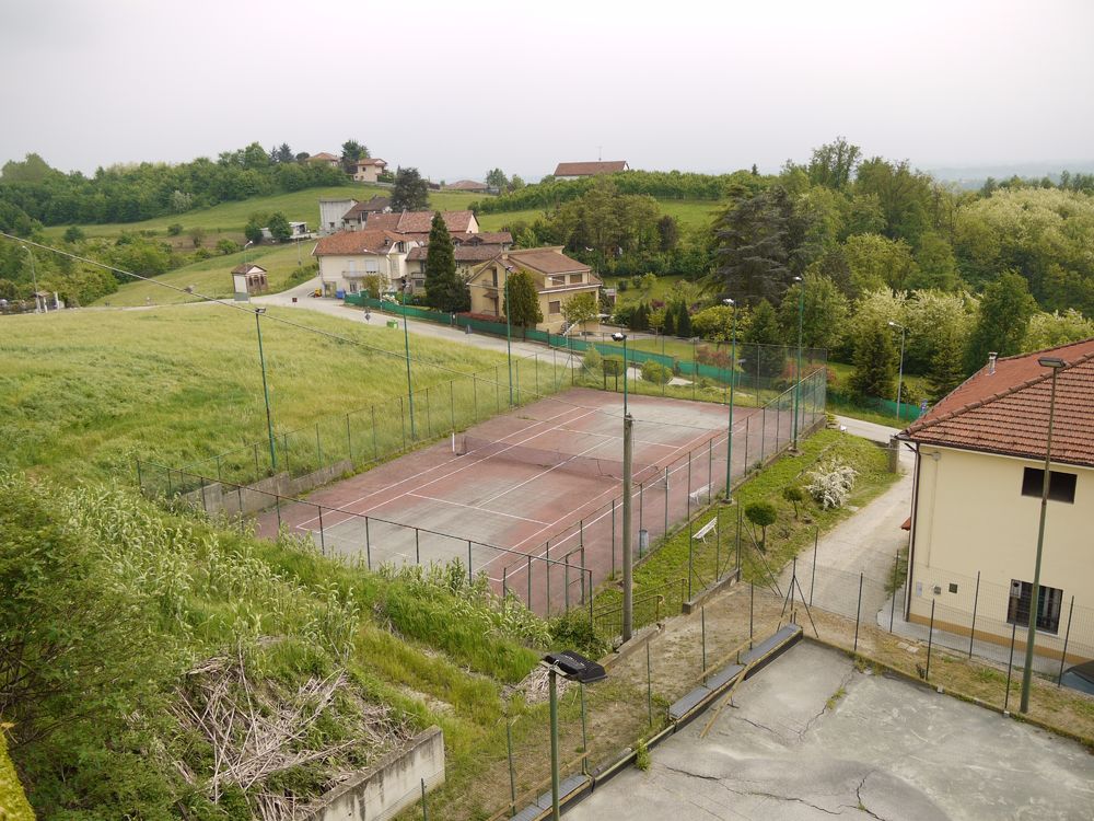 Roatto - Spogliatoi per il campo da tennis