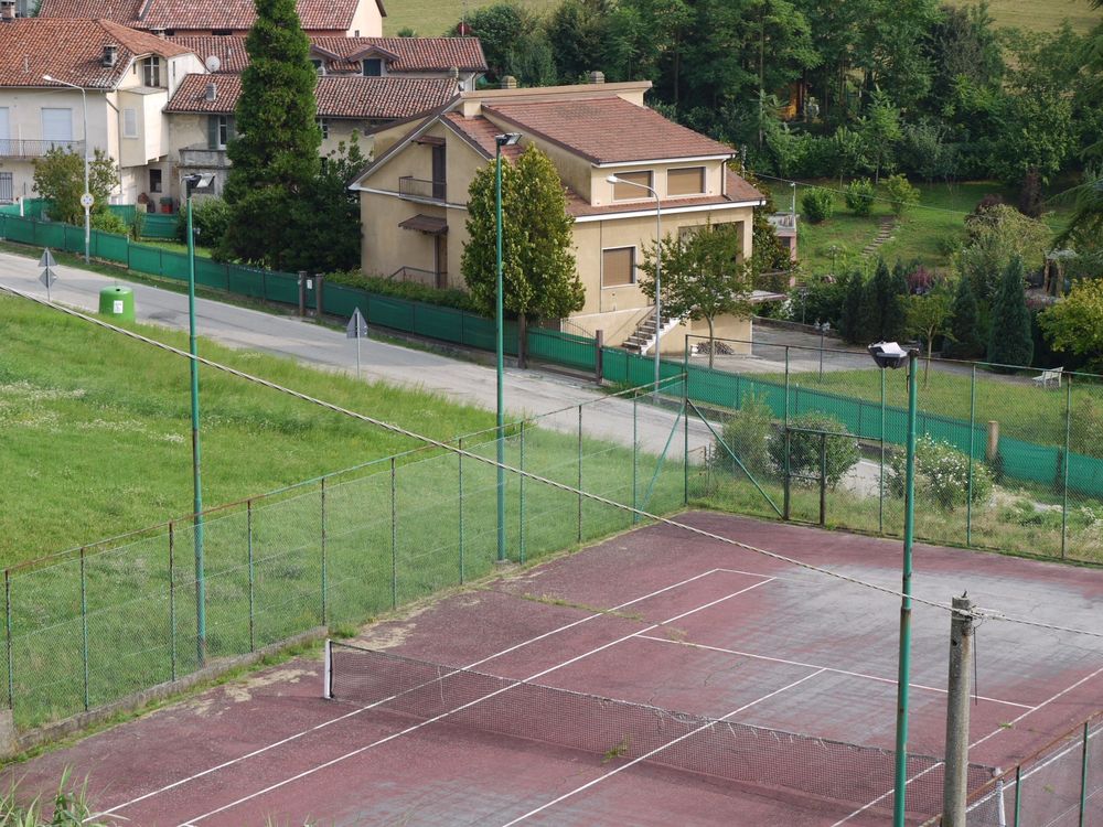 Roatto - Spogliatoi per il campo da tennis