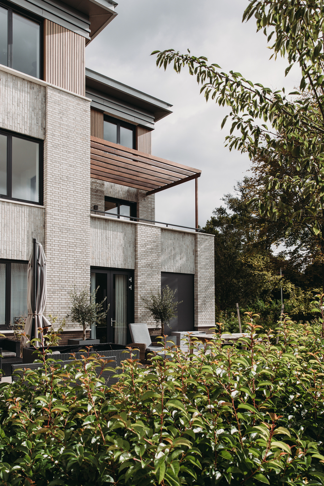 VanOmmeren-architecten 打造荷兰 Bloemendaal 绿色别墅式公寓