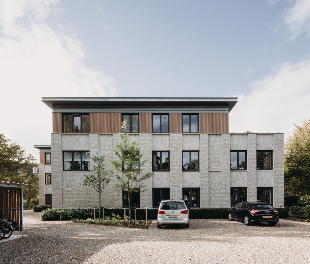 VanOmmeren-architecten 打造荷兰 Bloemendaal 绿色别墅式公寓