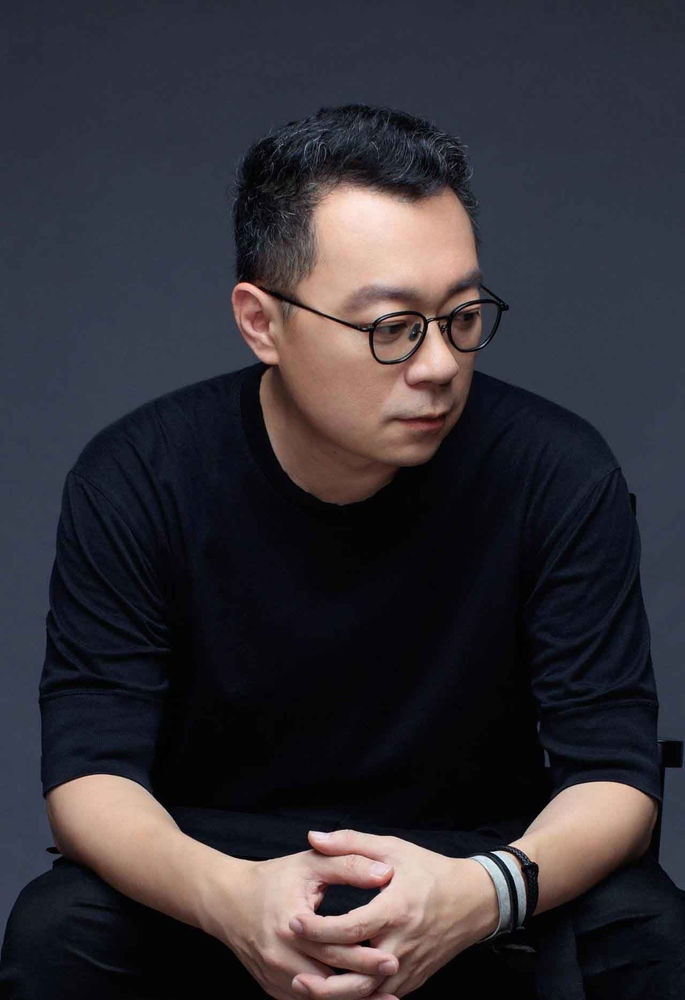唐忠汉近境制作 | 环形净透延伸的材质光泽