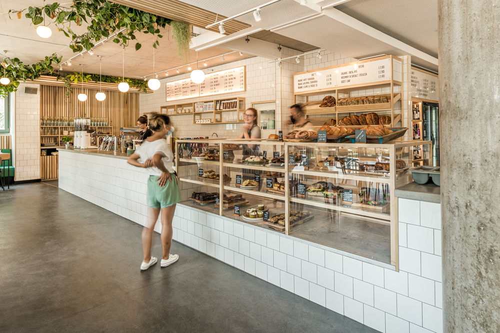 Bristol Loaf 甜品店入驻英国 Bristol Beacon，Phoenix Wharf 设计