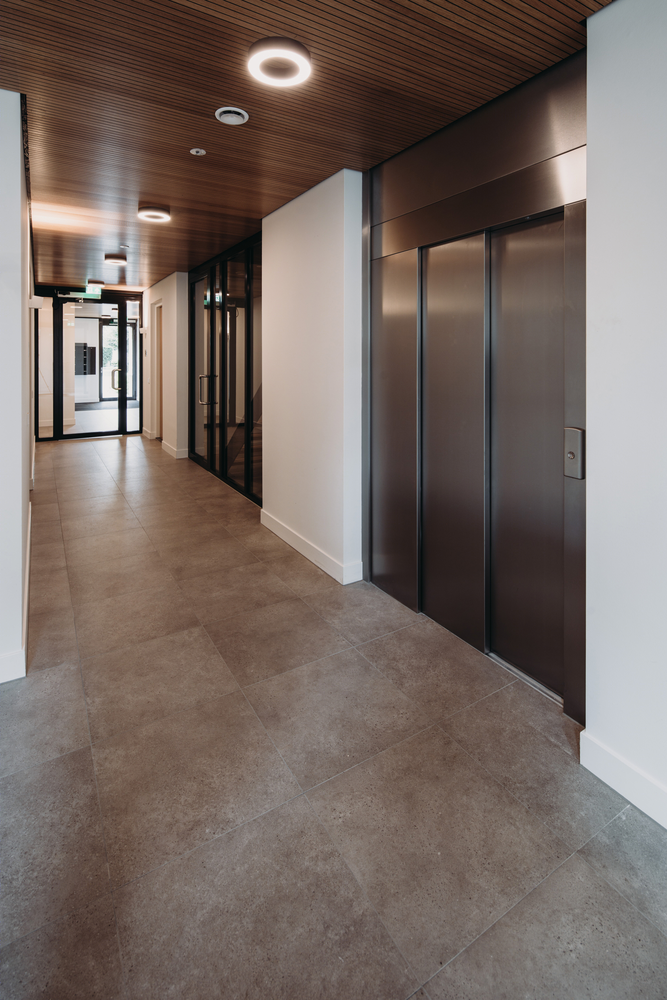 VanOmmeren-architecten 打造荷兰 Bloemendaal 绿色别墅式公寓