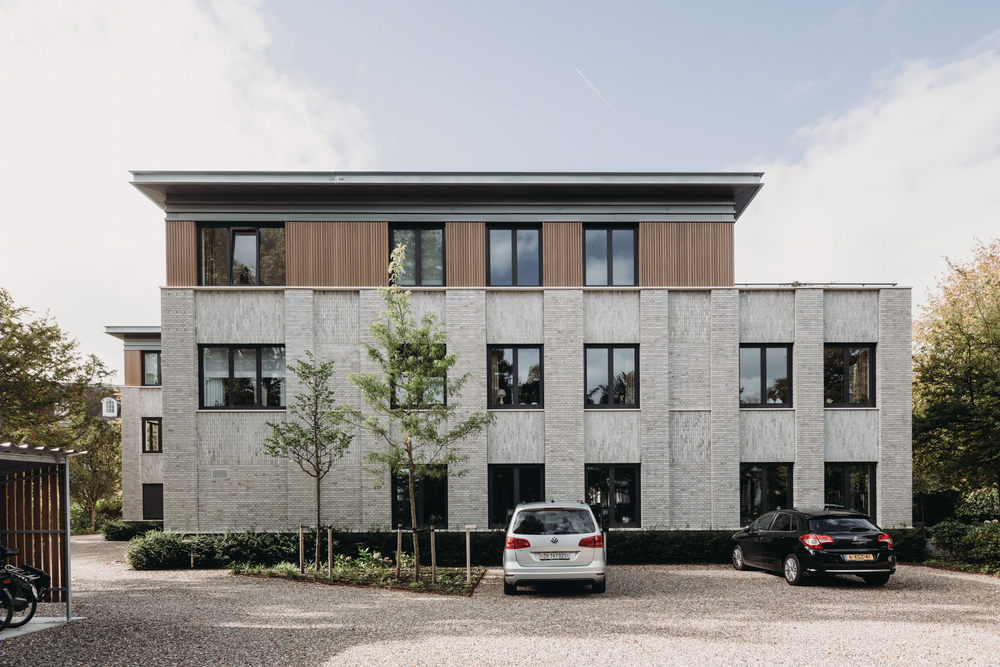VanOmmeren-architecten 打造荷兰 Bloemendaal 绿色别墅式公寓