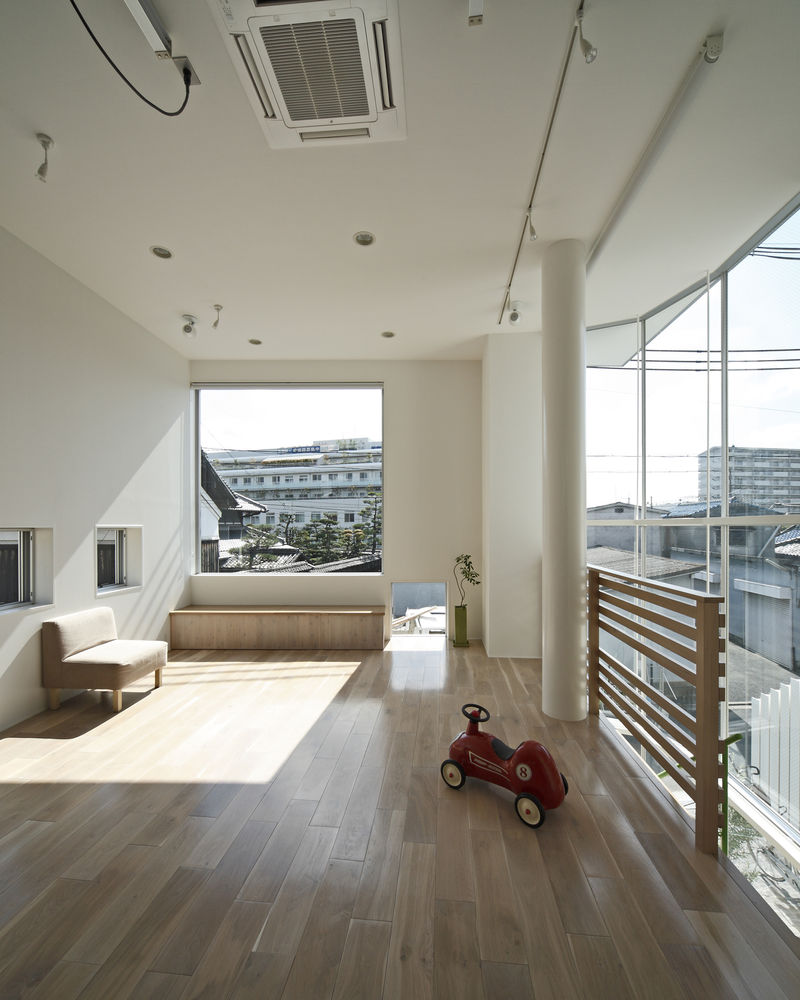 Kadoma 城市里的温馨摄影工作室