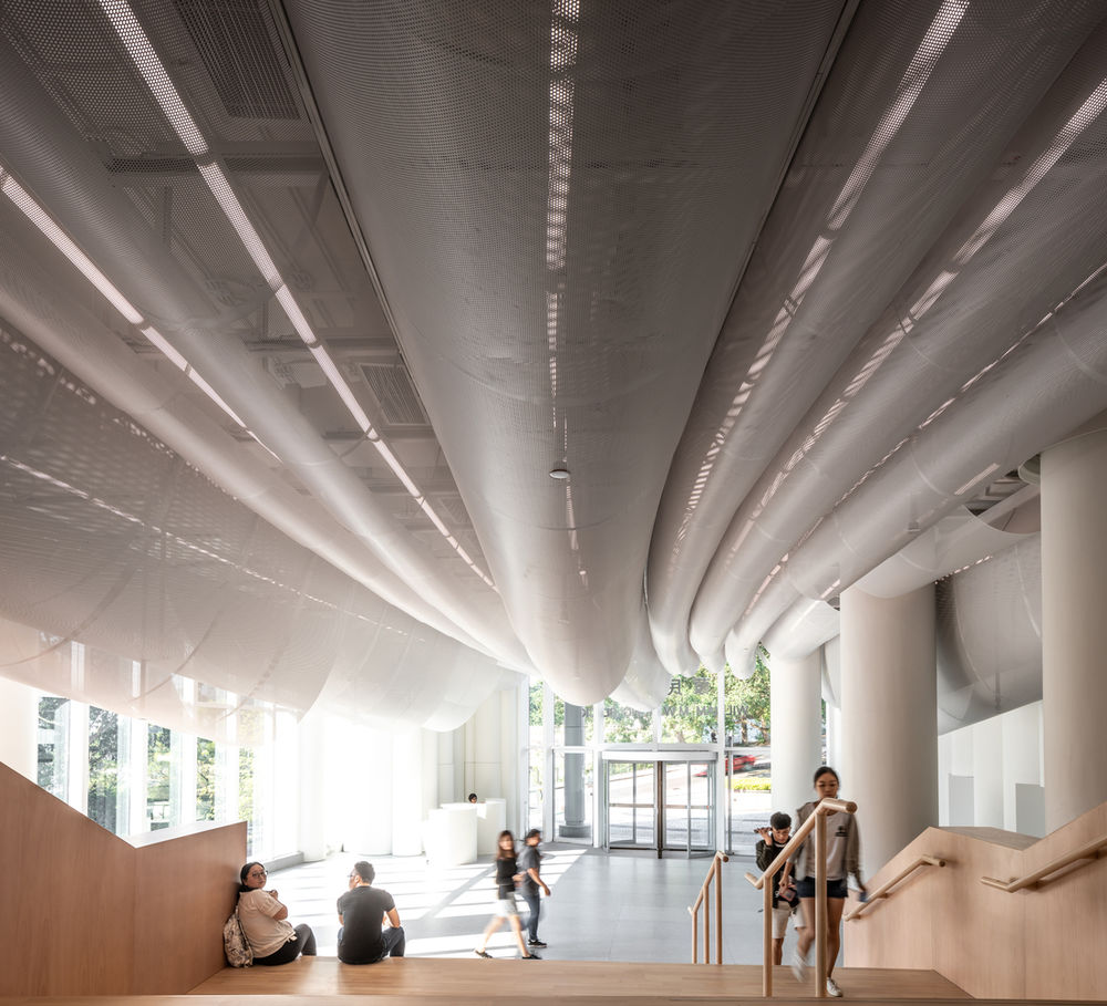 香港大学医学院大厅 | 白色室内空间与自然环境的和谐共生