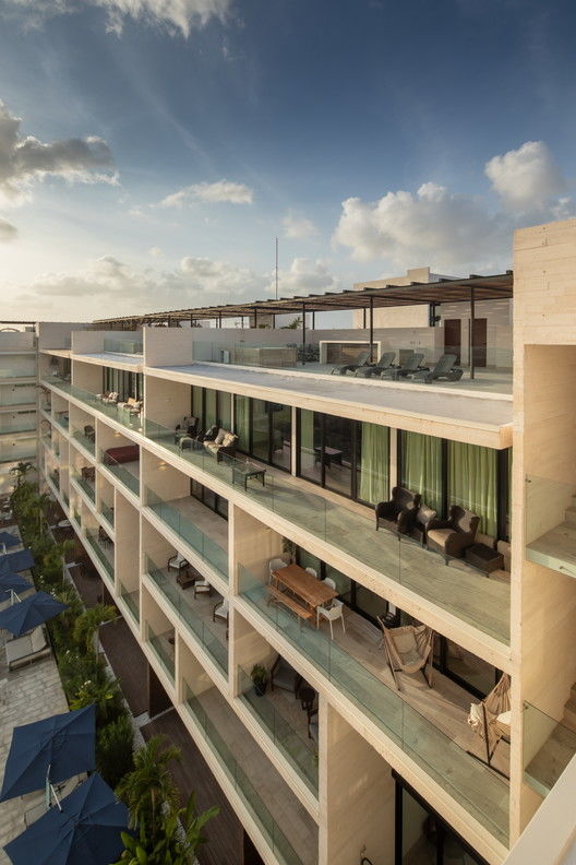 OCEANA Hotel | 绿色与传统交融的墨西哥海滨综合体