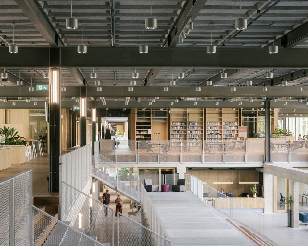 Twente大学ITC研究所 | 融入景观的绿色可持续发展建筑