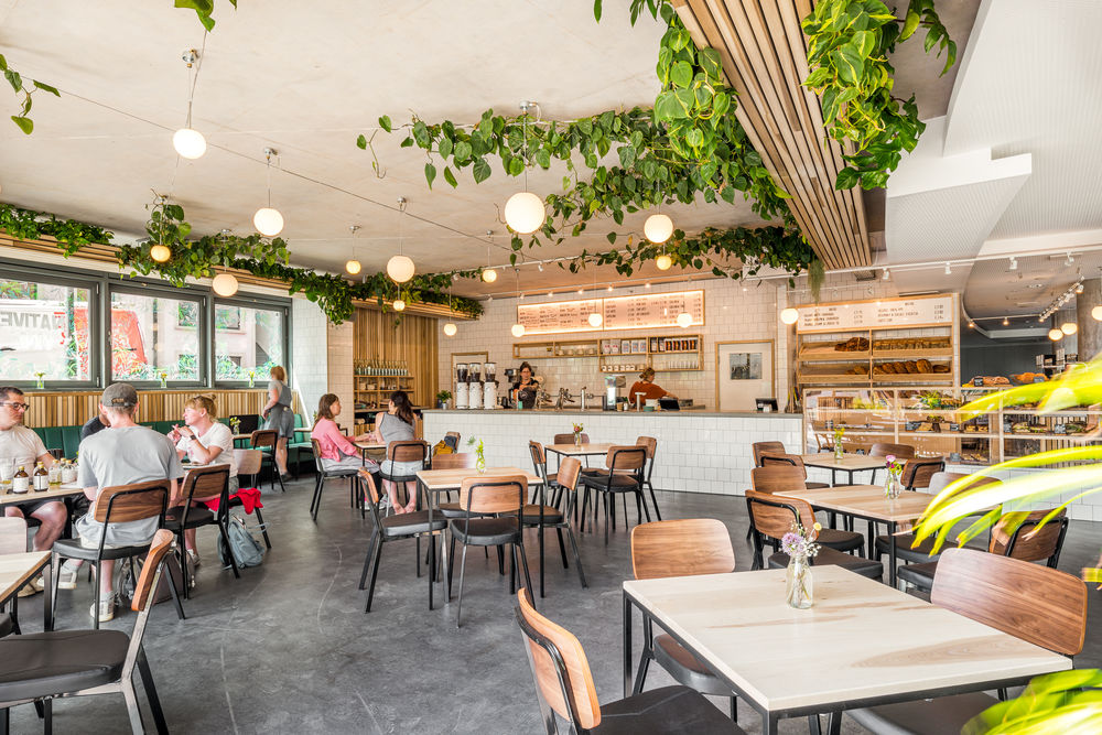 Bristol Loaf 甜品店入驻英国 Bristol Beacon，Phoenix Wharf 设计