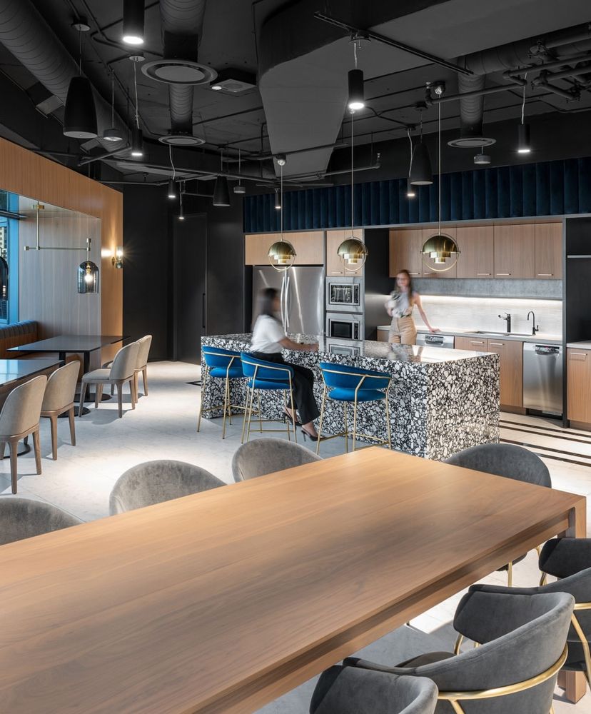 Menkes Developments 办公室 | 现代精致，充满艺术氛围