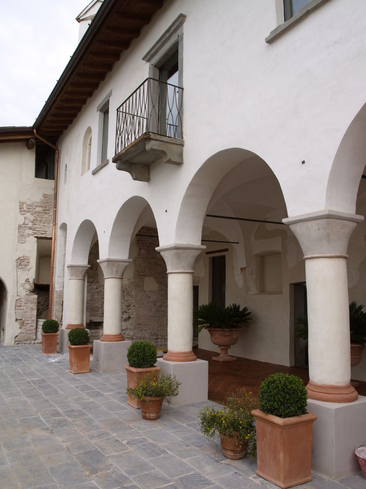 古老修道院的建筑魅力——EX MONASTERO DEI NEVERI