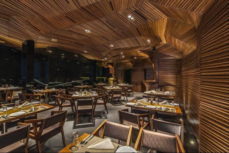 装饰性与功能性兼具 | 某知名设计师打造的独特天花板设计