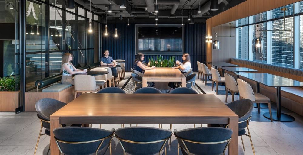Menkes Developments 办公室 | 现代精致，充满艺术氛围