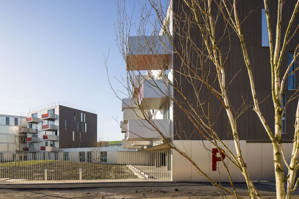 水畔都市趣居 | Philippe Dubus 的 Grand Synthe – Place Du Courghain 住宅设计