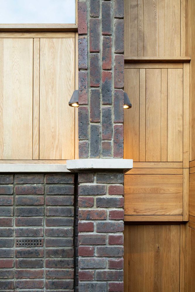 Southwark Brick House | 旧砖墙与新木纹的完美融合