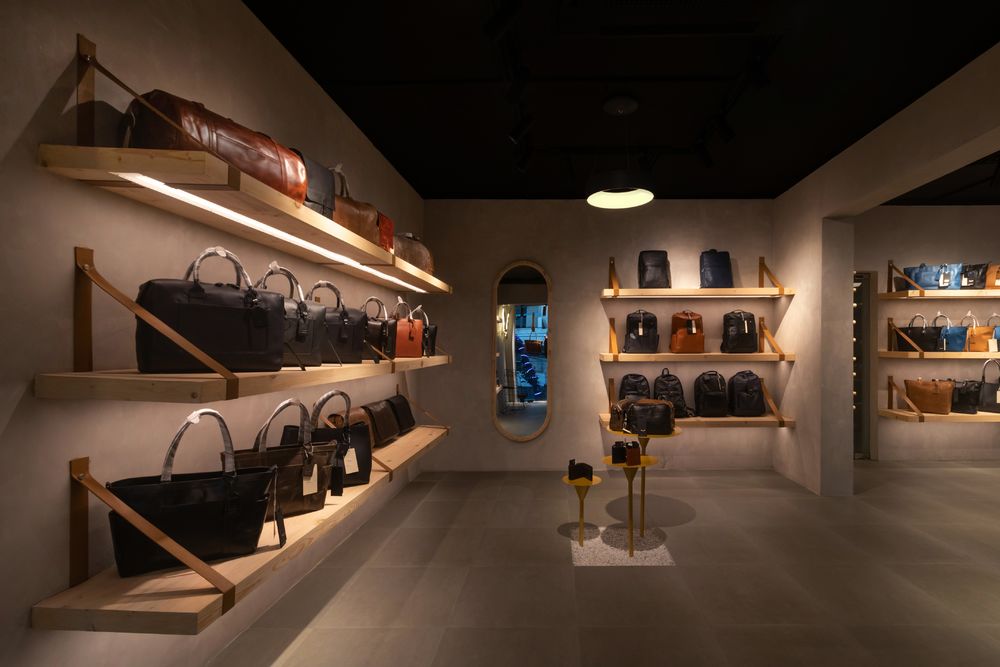 "La Gloria 孟加拉国旗舰店，环保材质与多功能设计"