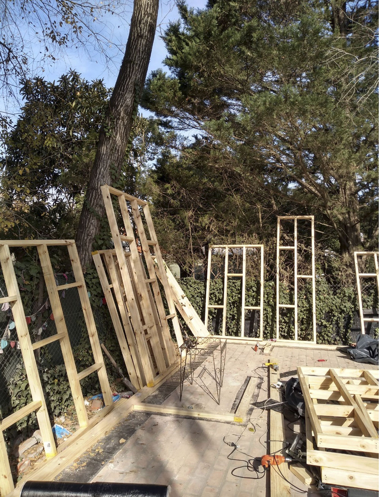 Estudio Arzubialde 的 Saco Rojo 工作室 | 灵活空间与红标设计的完美融合