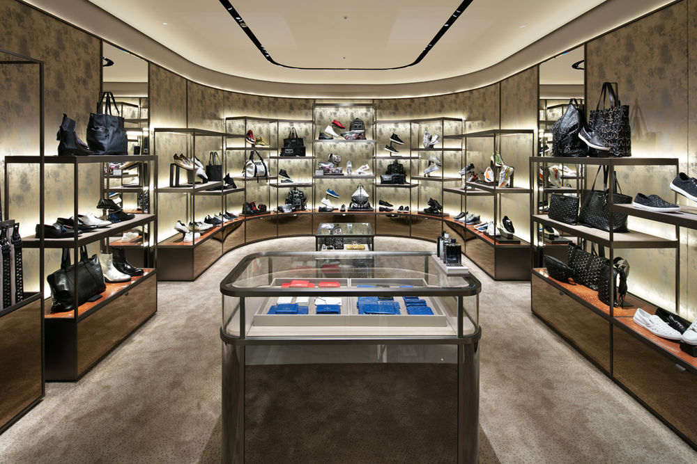 大阪 Daimaru 心斋桥购物中心 Jimmy Choo 店