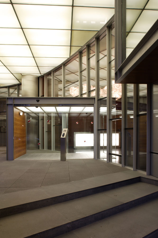 2005 年完工的 Caser Building 室内设计赏析