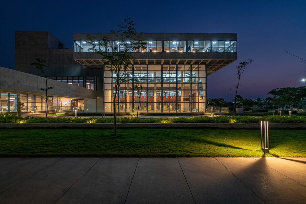 Woxsen University Library | 融合可持续性与现代设计理念的杰作