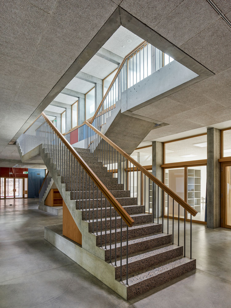 Weissenstein New School Building |  双层体育场馆设计亮点