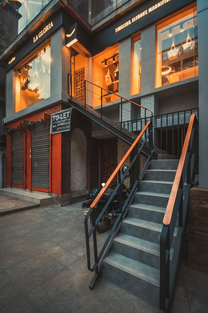 "La Gloria 孟加拉国旗舰店，环保材质与多功能设计"