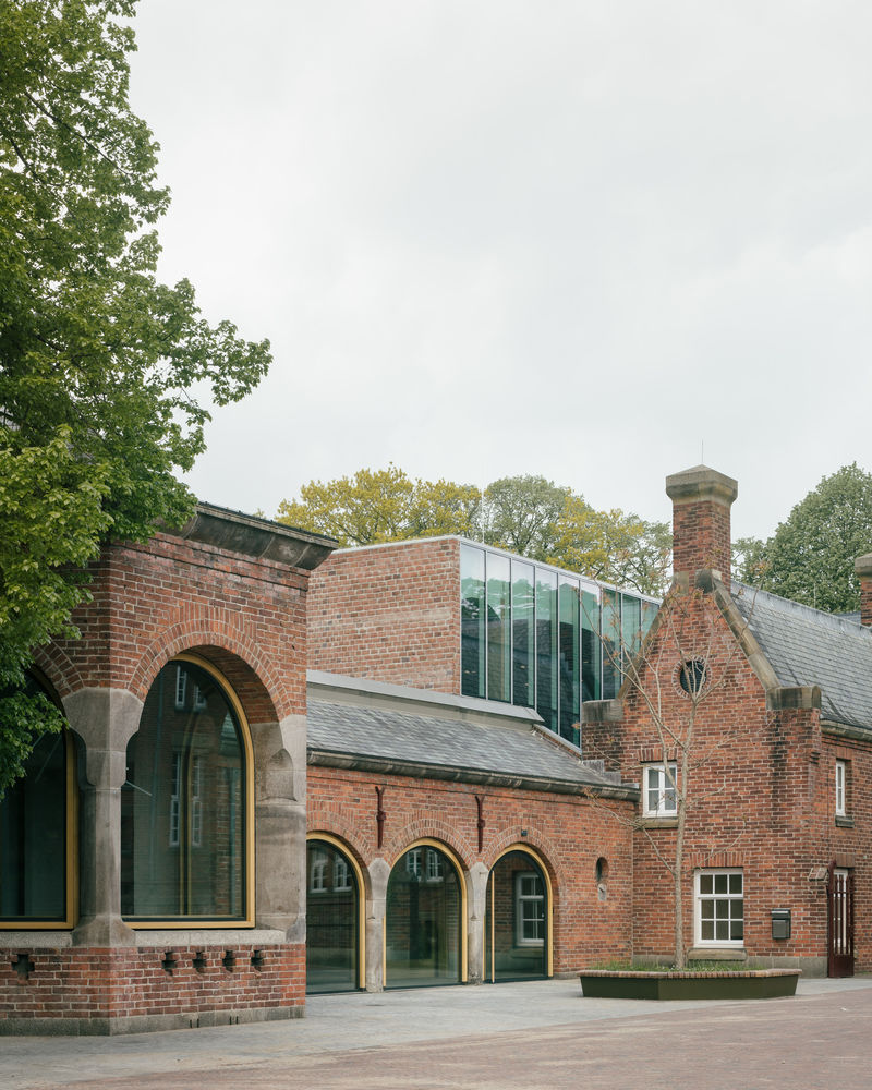 Schoenenkwartier Shoe Museum / Civic Architects