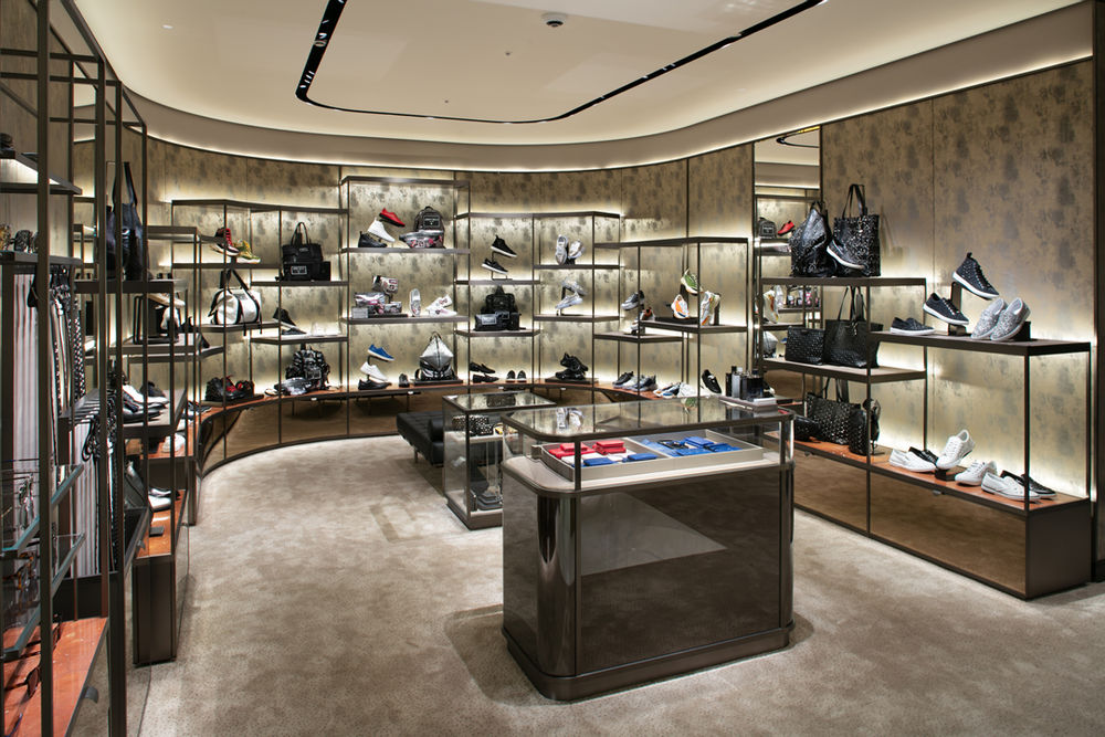 大阪 Daimaru 心斋桥购物中心 Jimmy Choo 店