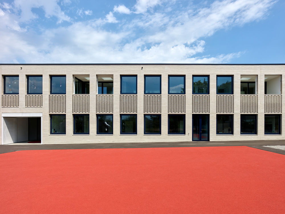 Weissenstein New School Building |  双层体育场馆设计亮点