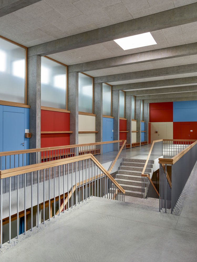 Weissenstein New School Building |  双层体育场馆设计亮点