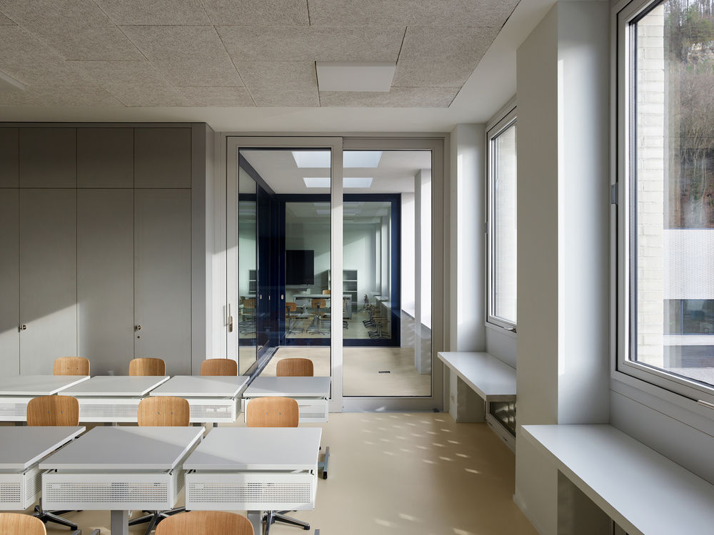 Weissenstein New School Building |  双层体育场馆设计亮点