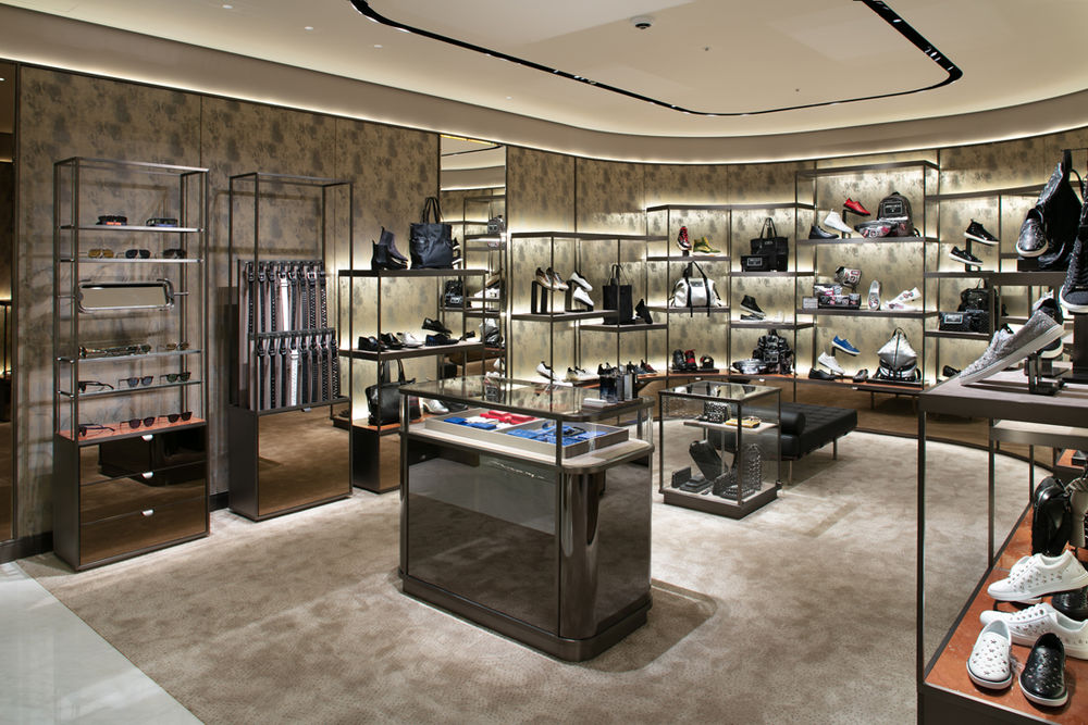 大阪 Daimaru 心斋桥购物中心 Jimmy Choo 店