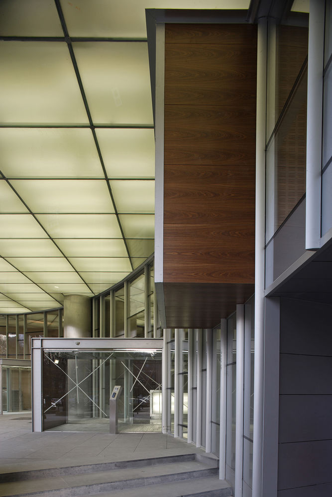 2005 年完工的 Caser Building 室内设计赏析