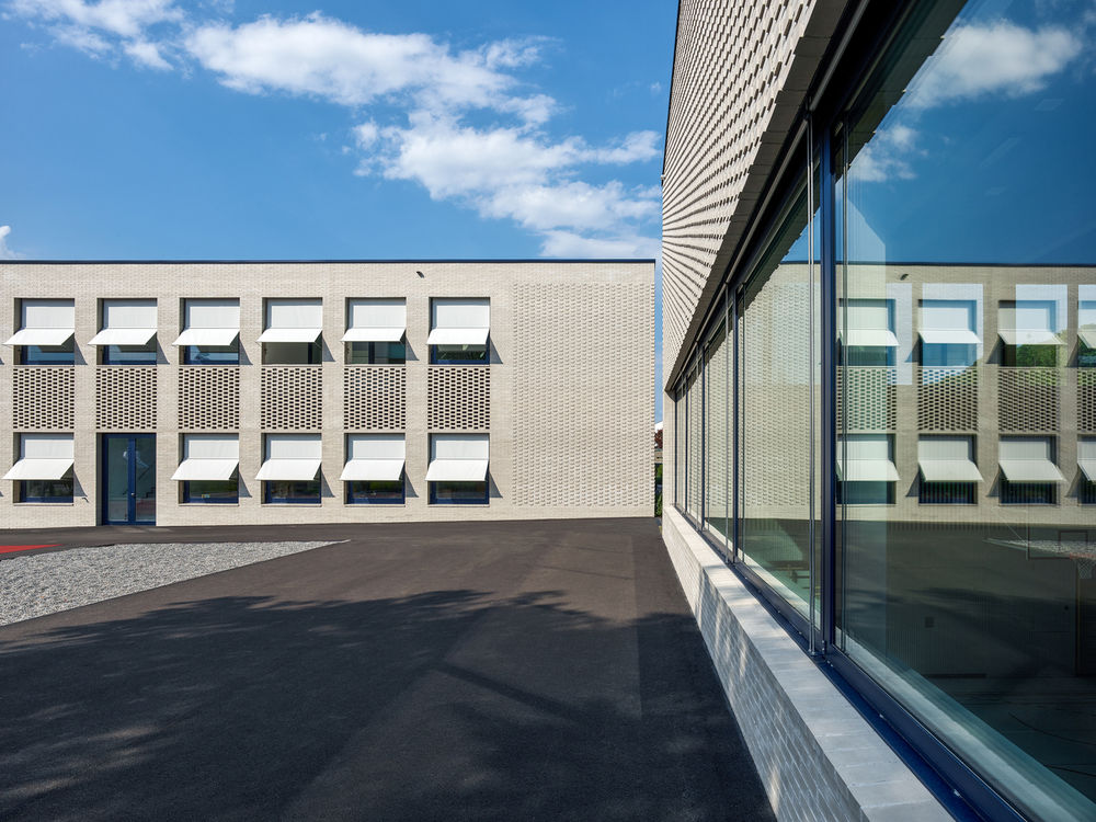 Weissenstein New School Building |  双层体育场馆设计亮点