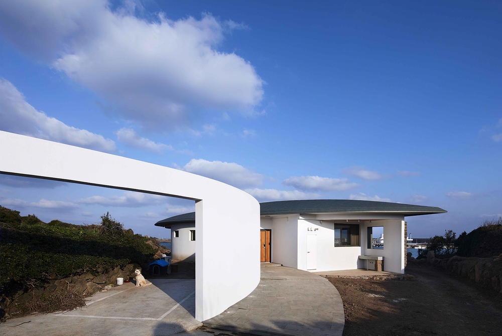盖亚住宅 | 融入济州岛自然环境的单层住宅