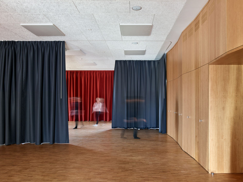 Weissenstein New School Building |  双层体育场馆设计亮点