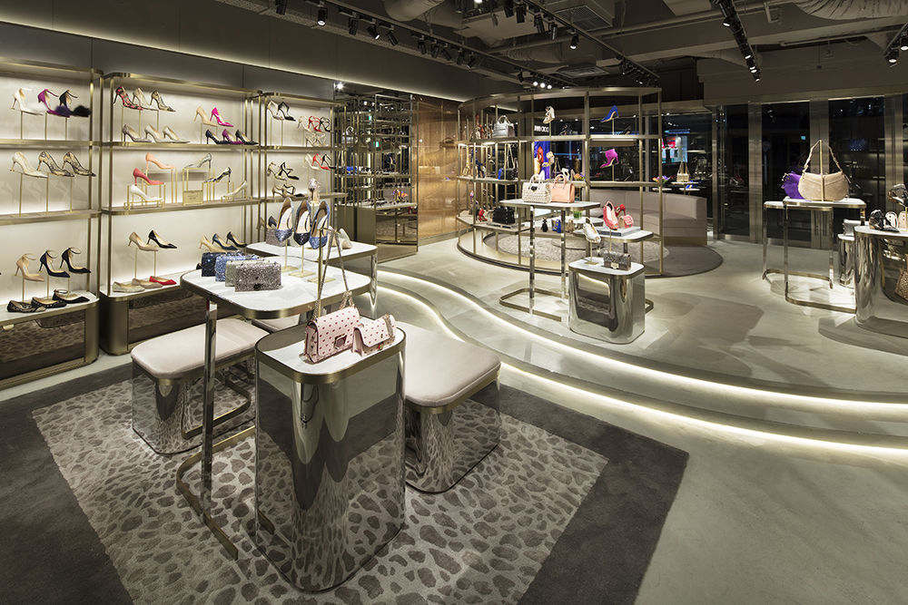 东京 Jimmy Choo 旗舰店 | 工业风奢华设计