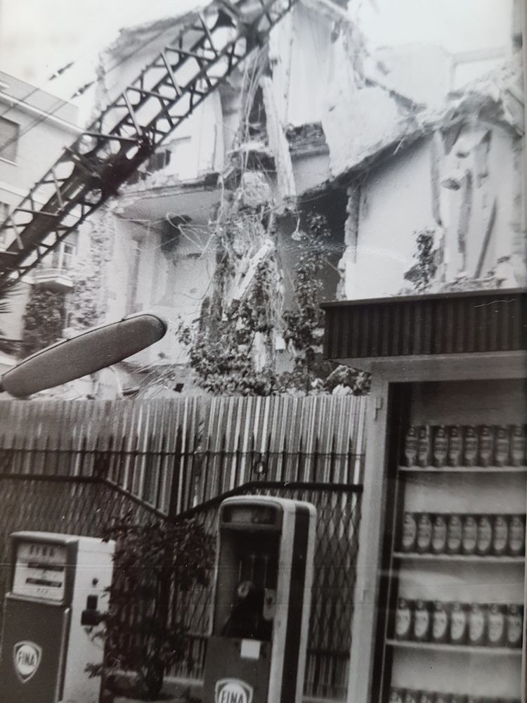罗马 70 年代风格别墅重建 | 历史与现代化的完美融合